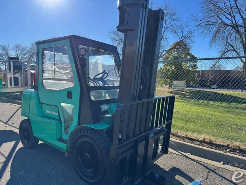 2009 Mitsubishi FG40K