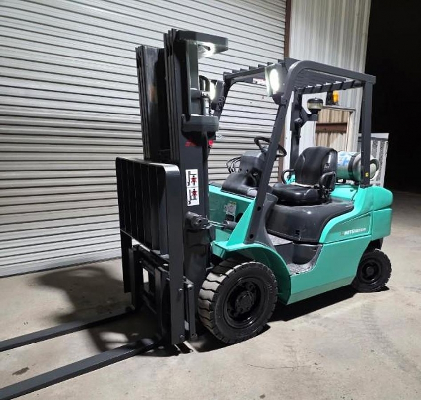 2017 Mitsubishi FG25N