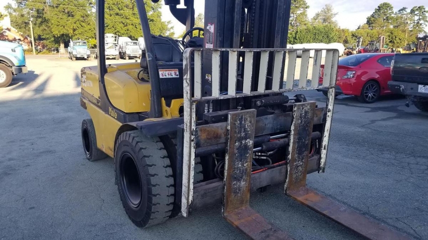 2017 Yale GDP120VX