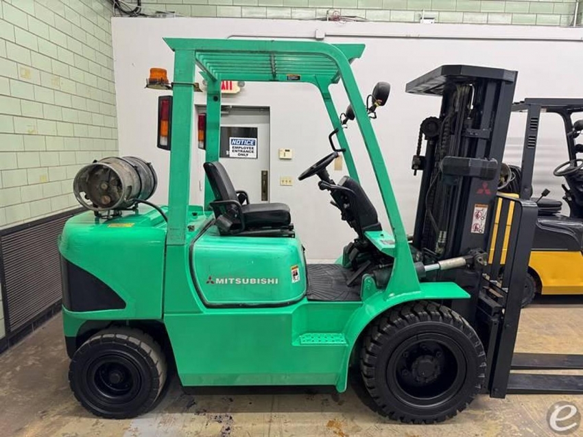 2001 Mitsubishi FG30K - 123Forklift