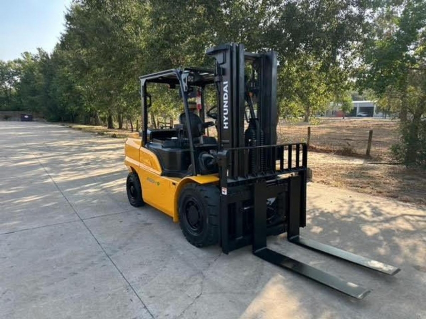 2017 Hyundai 45D-9F