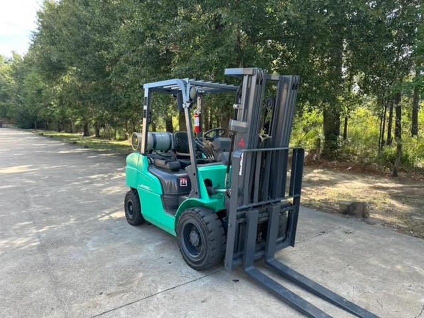 2019 Mitsubishi FG30N5