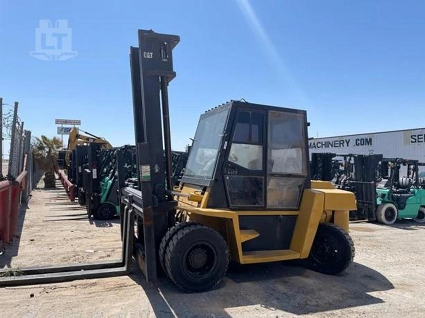 2001 CAT DP70 - 123Forklift