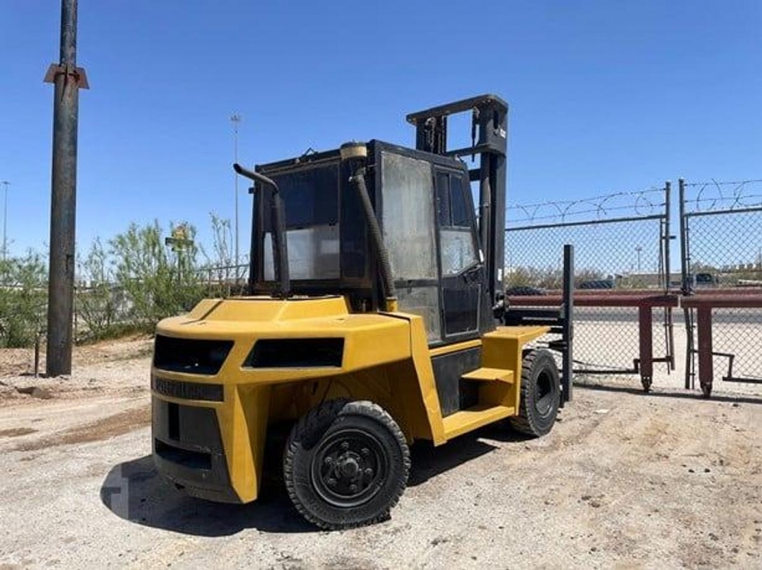 2001 CAT DP70 - 123Forklift