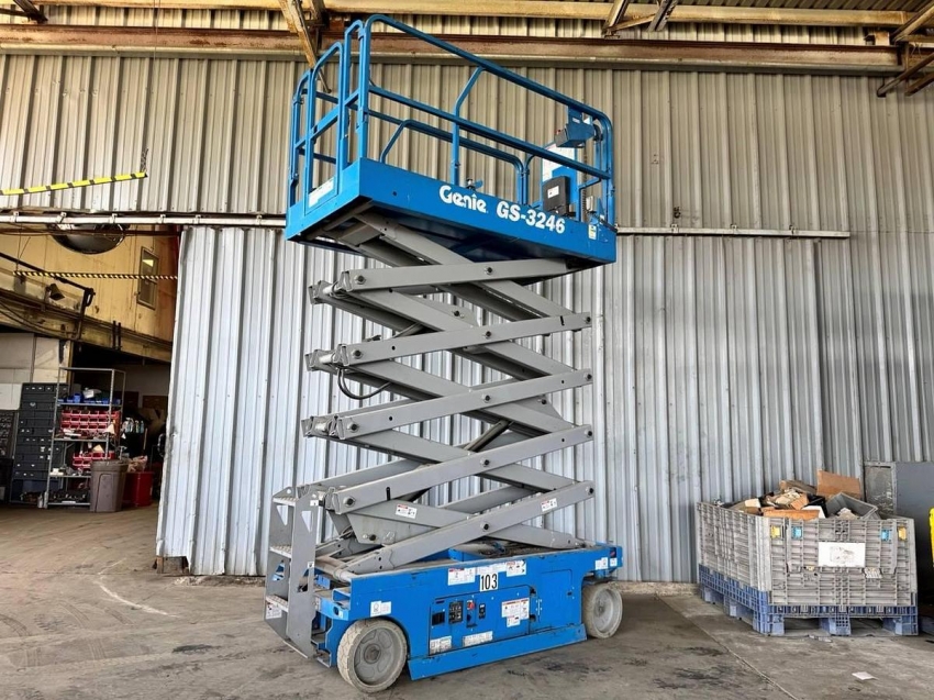 2016 Genie GS-3246