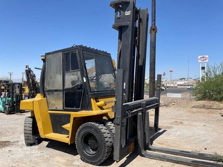 2001 CAT DP70