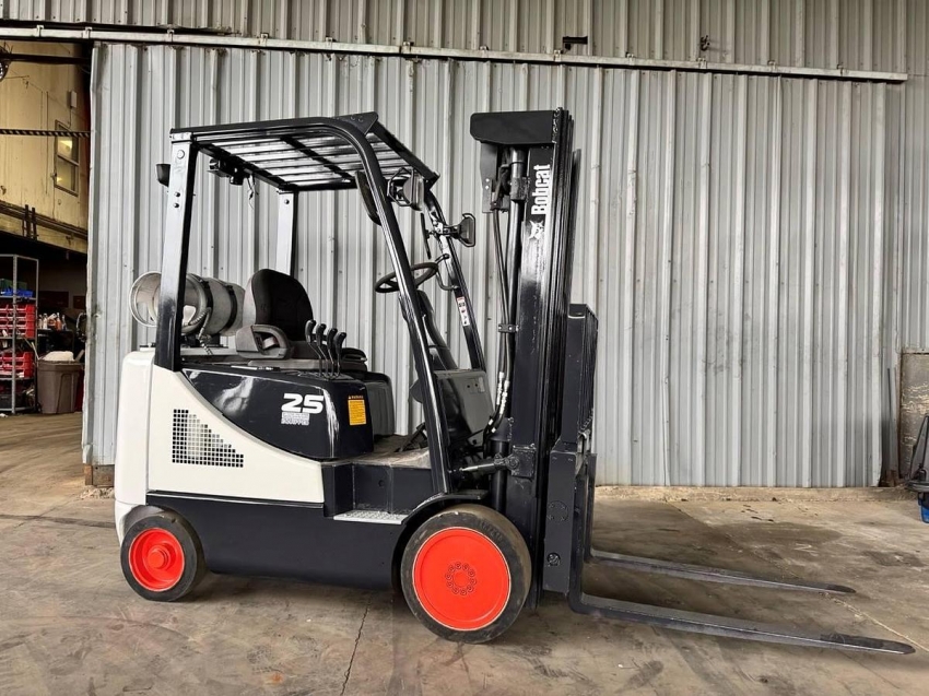 2014 Doosan BobCat GC25P-5