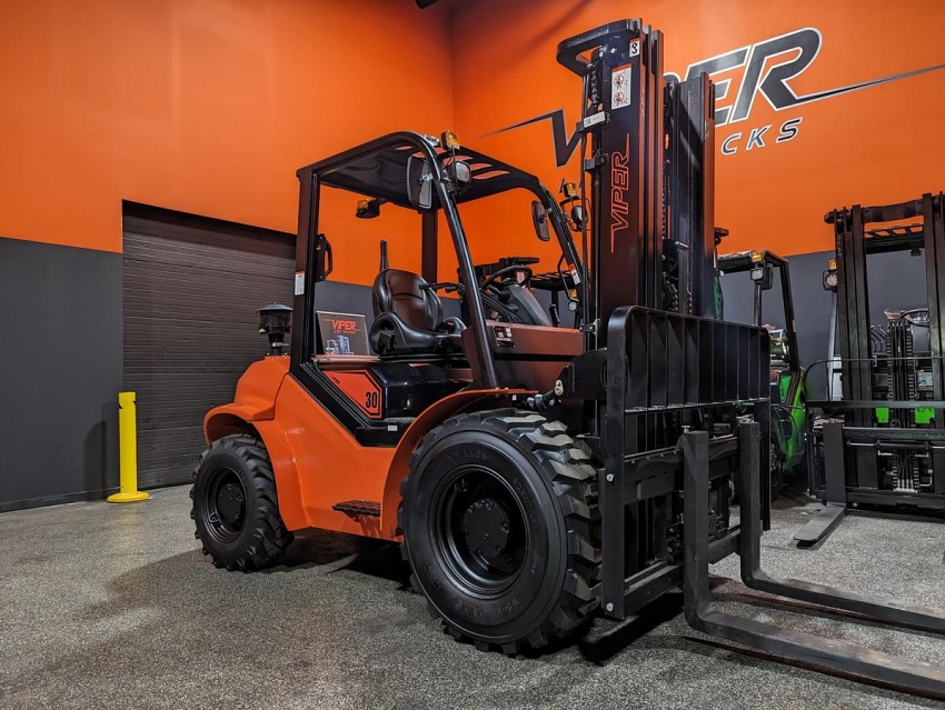 2026 Viper RTD30 Rough Terrain Forklift w CAB! - 123Forklift