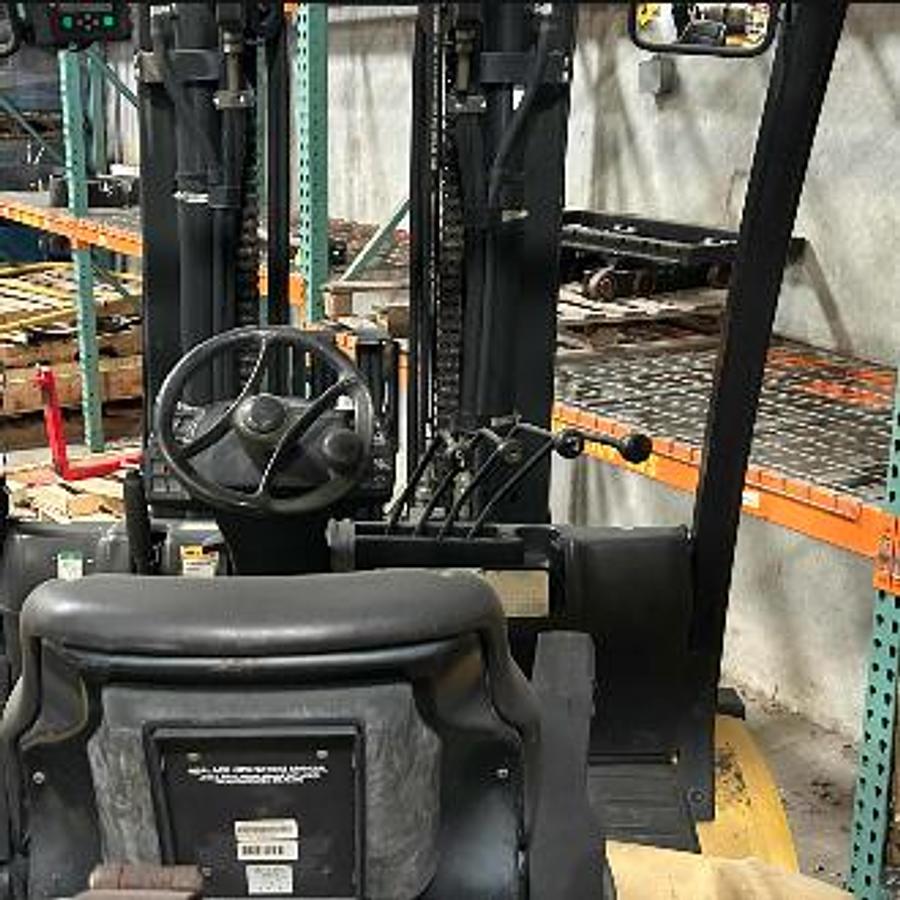 2012 YALE GLP120VX