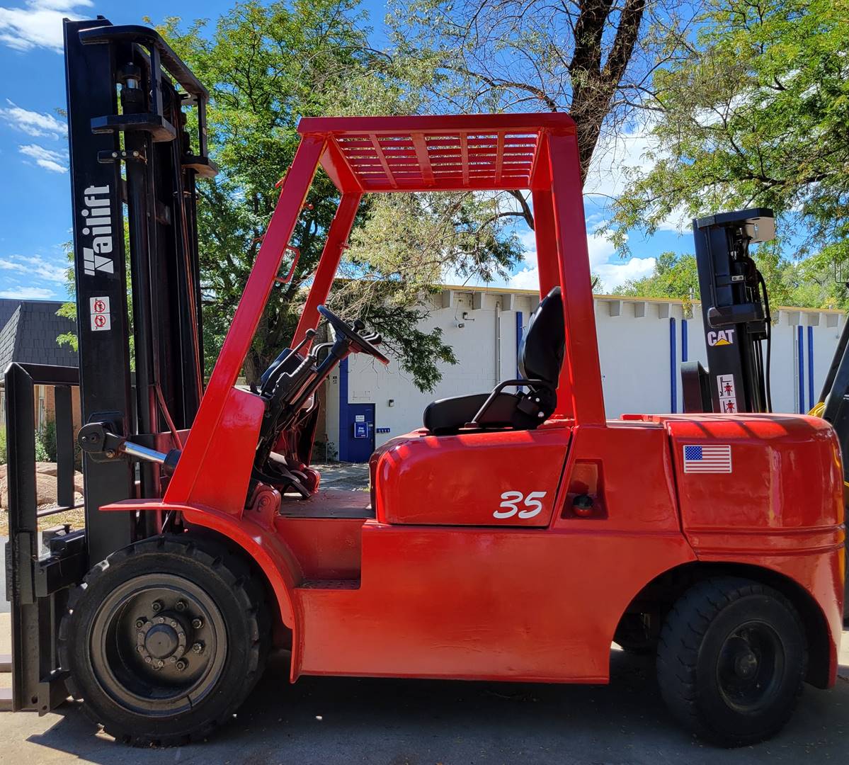 2736c NICE 2004 TAILIFT FD35 SOLID ...