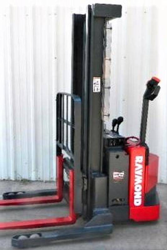 2686 LEASE 2012 RAYMOND RSS40 WALKI...