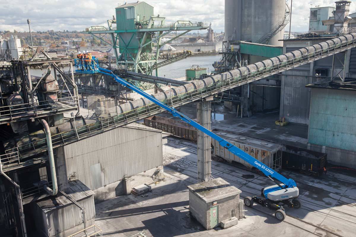 NEW GENIE SX-125 XC TELESCOPIC BOOM...