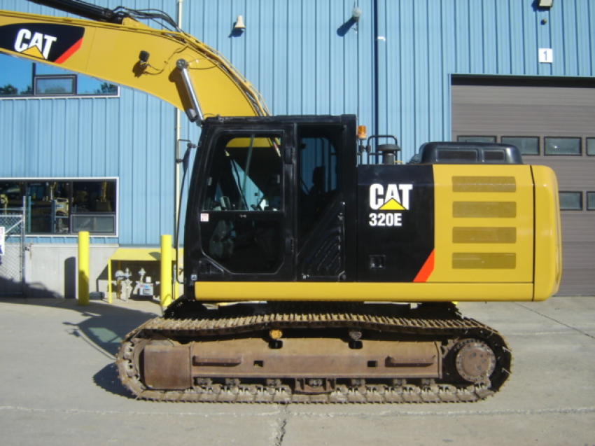 2015 Cat 320e - 123Forklift