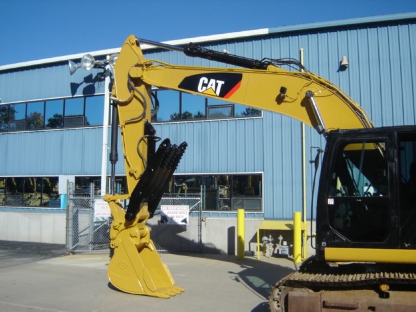 2015 Cat 320e - 123Forklift