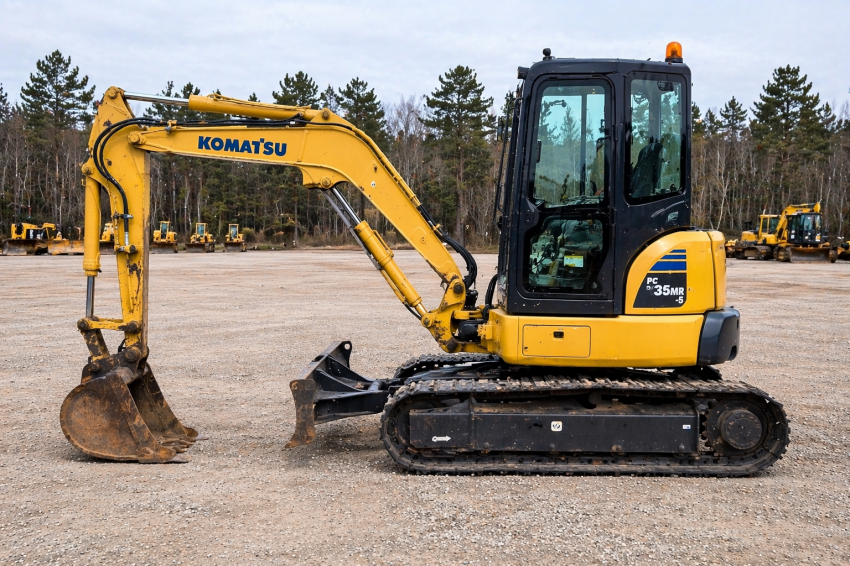 2019 Komatsu PC35MR-5 - 123Forklift