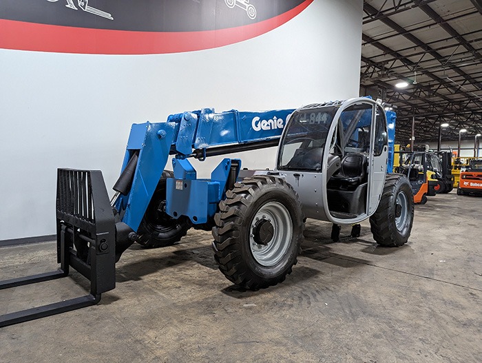 2011 GENIE GTH844 - 123Forklift