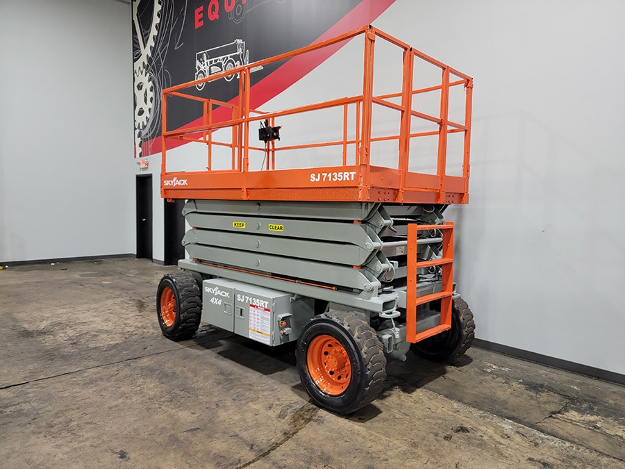 2012 SKYJACK SJ7135RT - 123Forklift