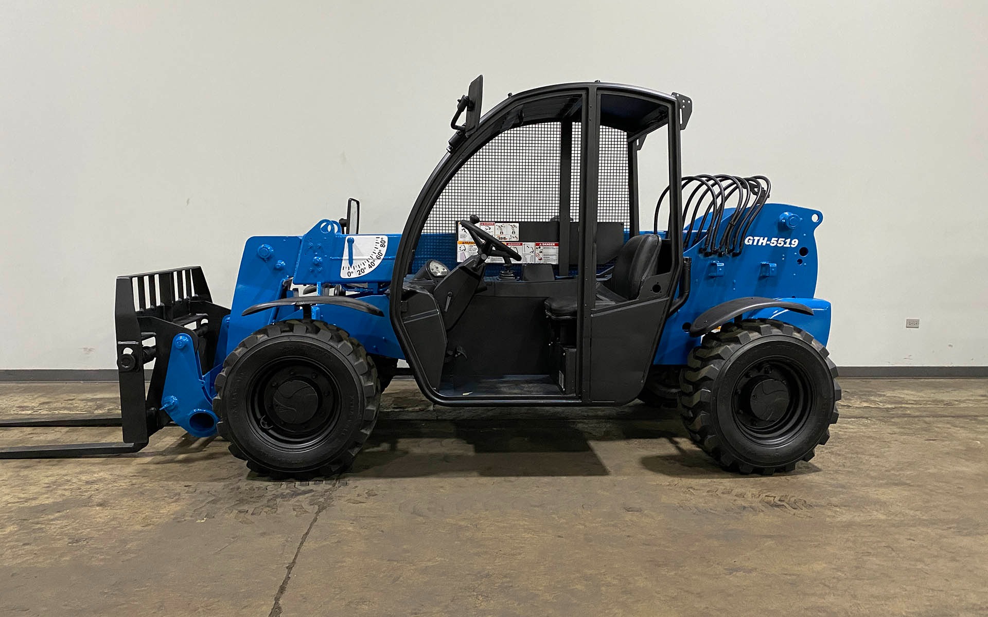 2013 GENIE GTH-5519