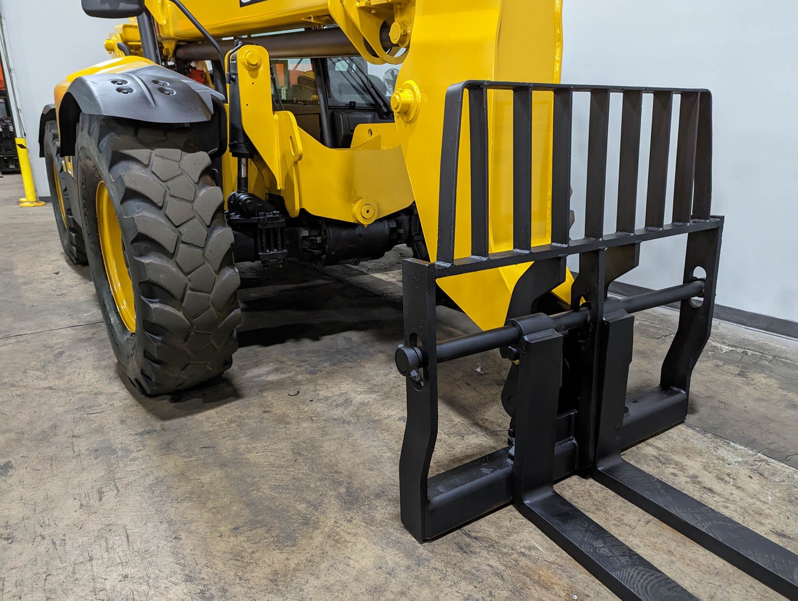2013 JCB 509-42 - 123Forklift