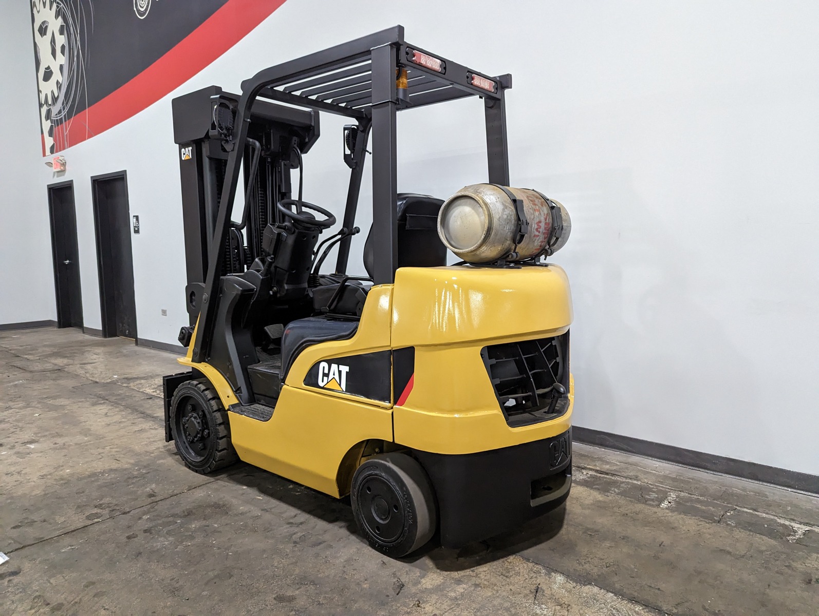 2010 CATERPILLAR C5000 - 123Forklift