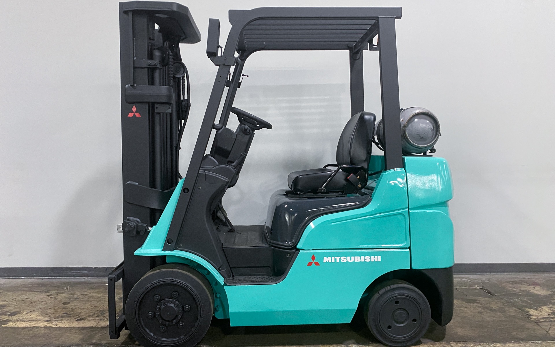 2017 MITSUBISHI FGC25N