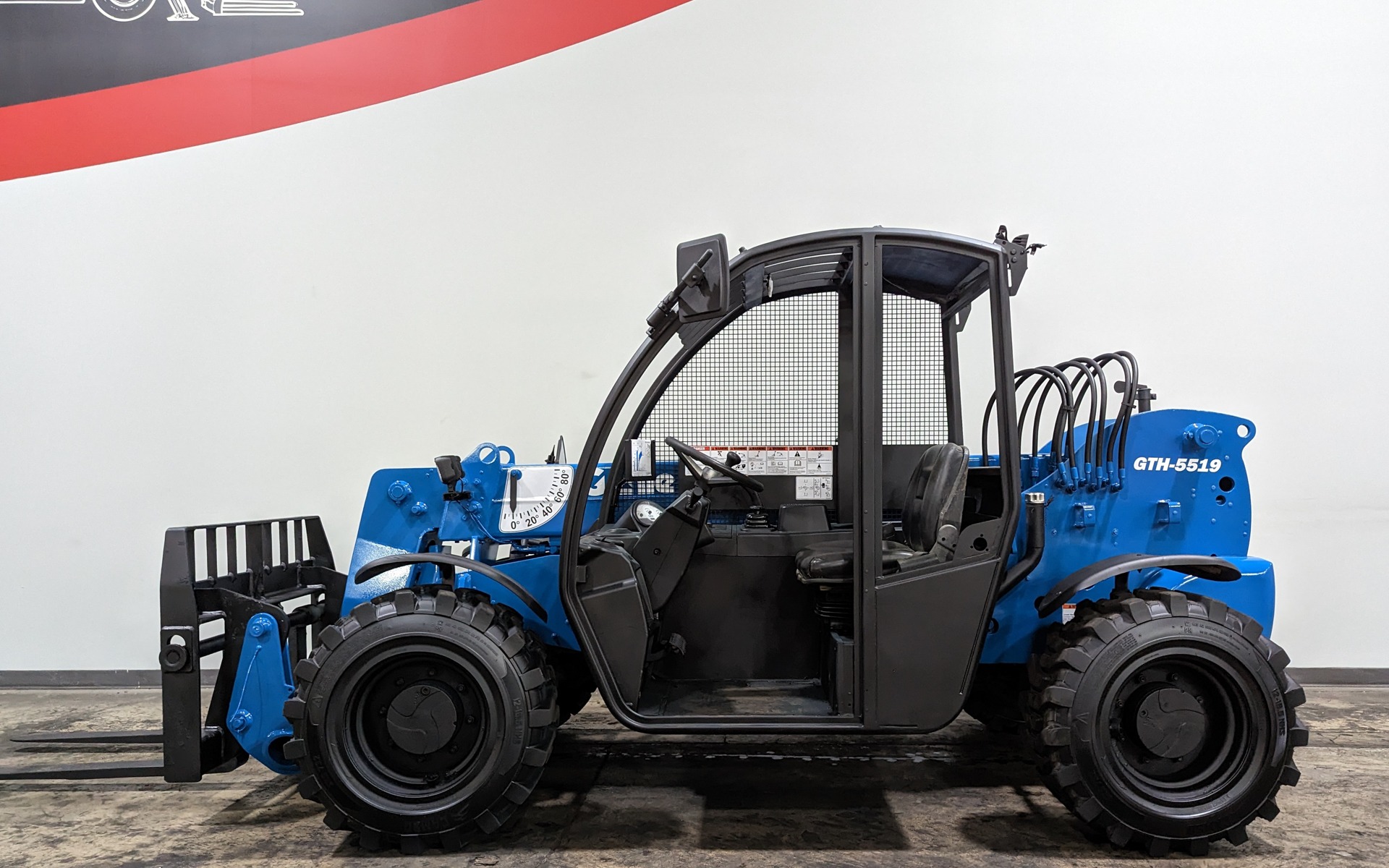 2013 GENIE GTH-5519