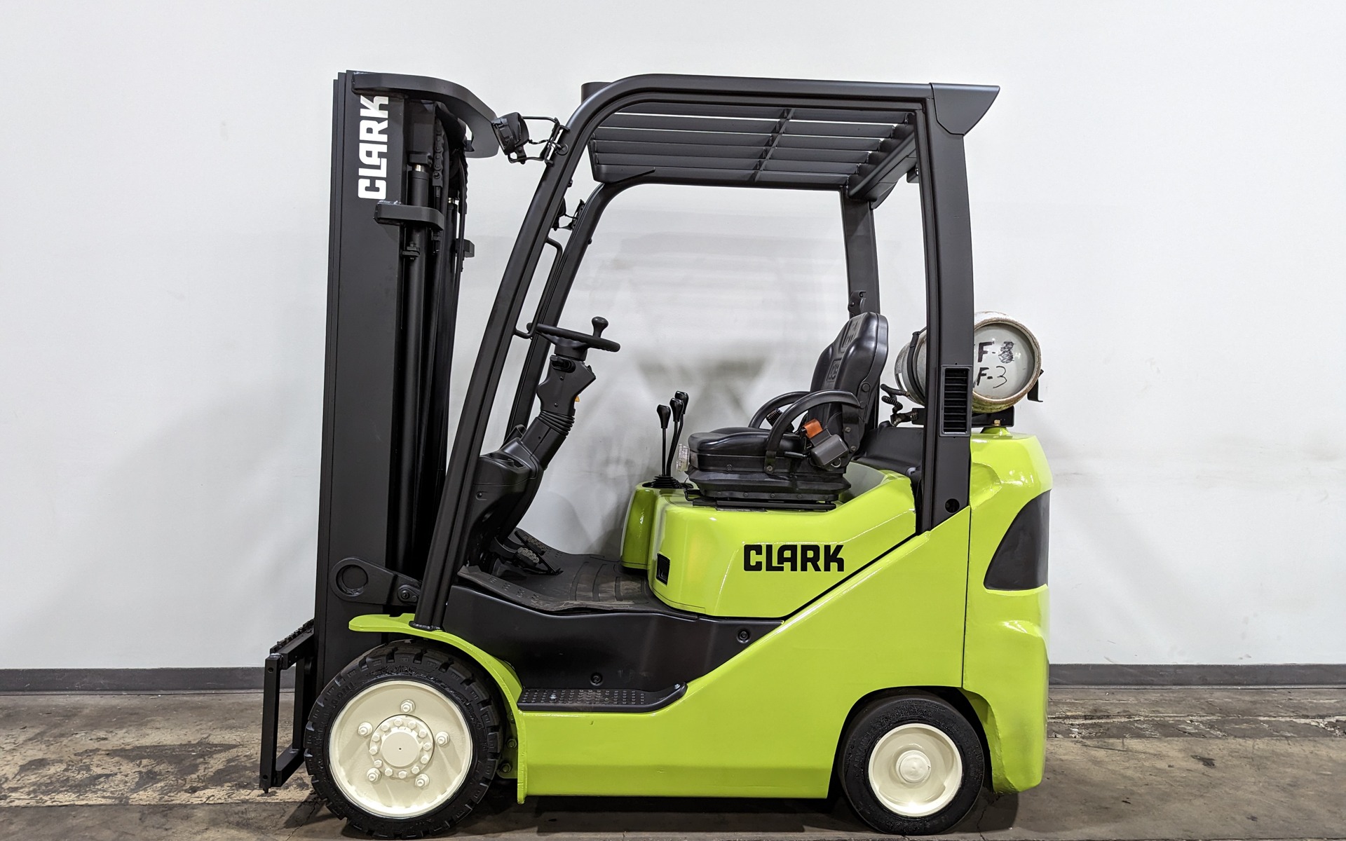 2018 CLARK S25CL