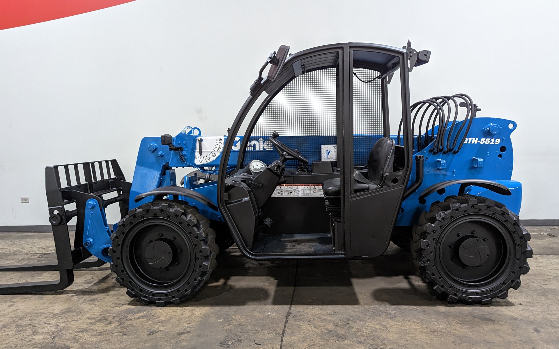 2013 GENIE GTH5519