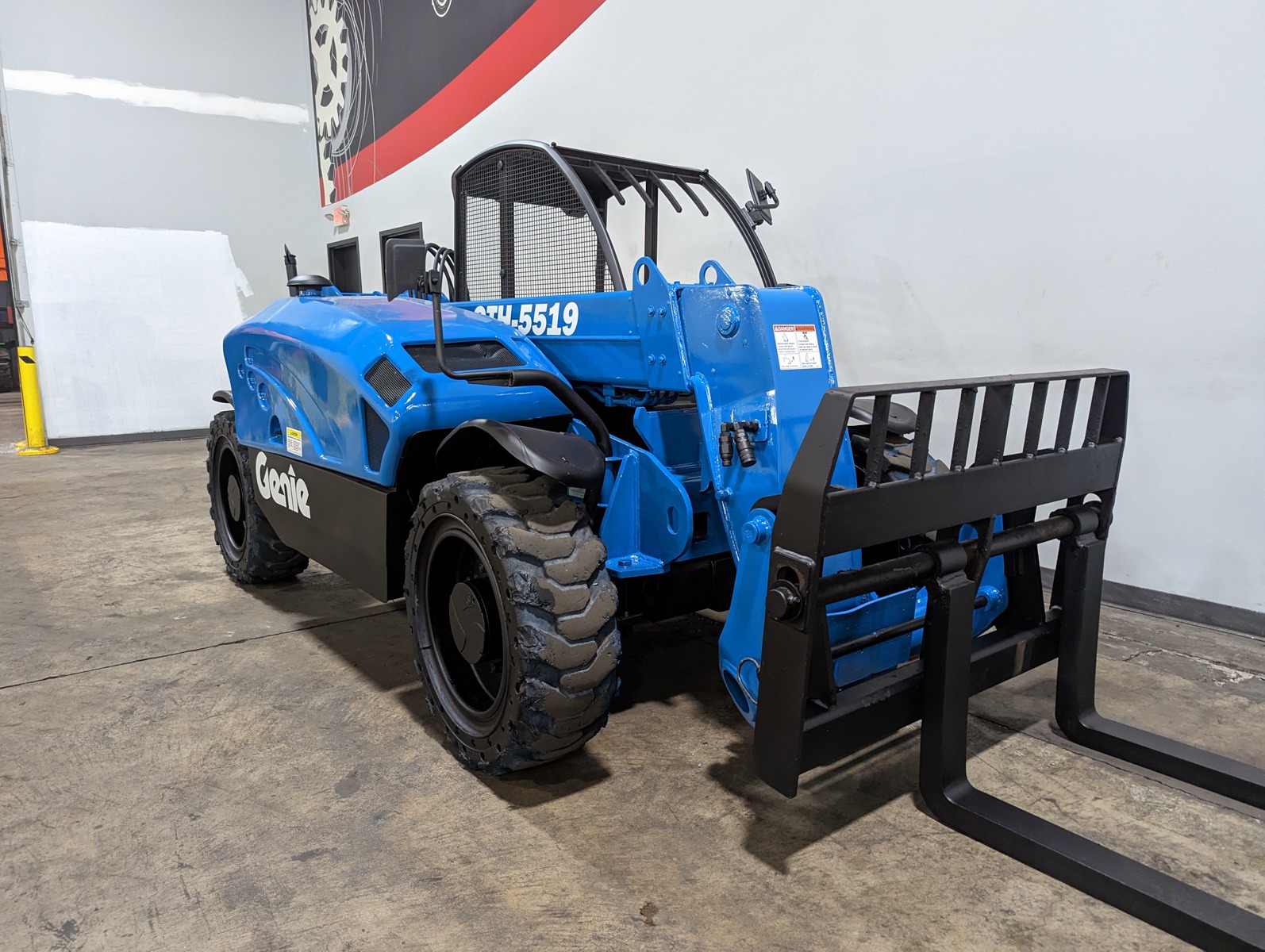 2013 GENIE GTH5519 - 123Forklift