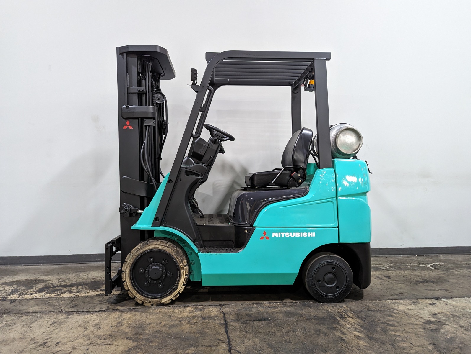 2016 MITSUBISHI FGC25N