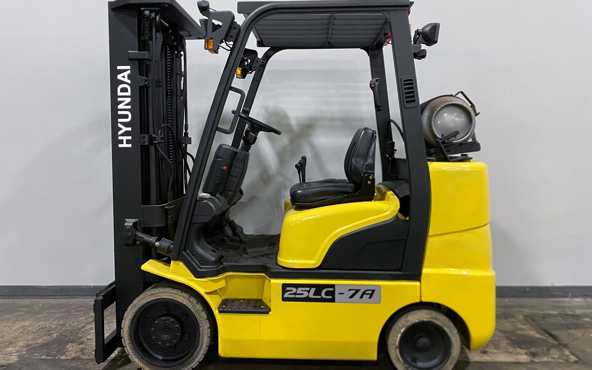 2017 HYUNDAI 25CL-7A