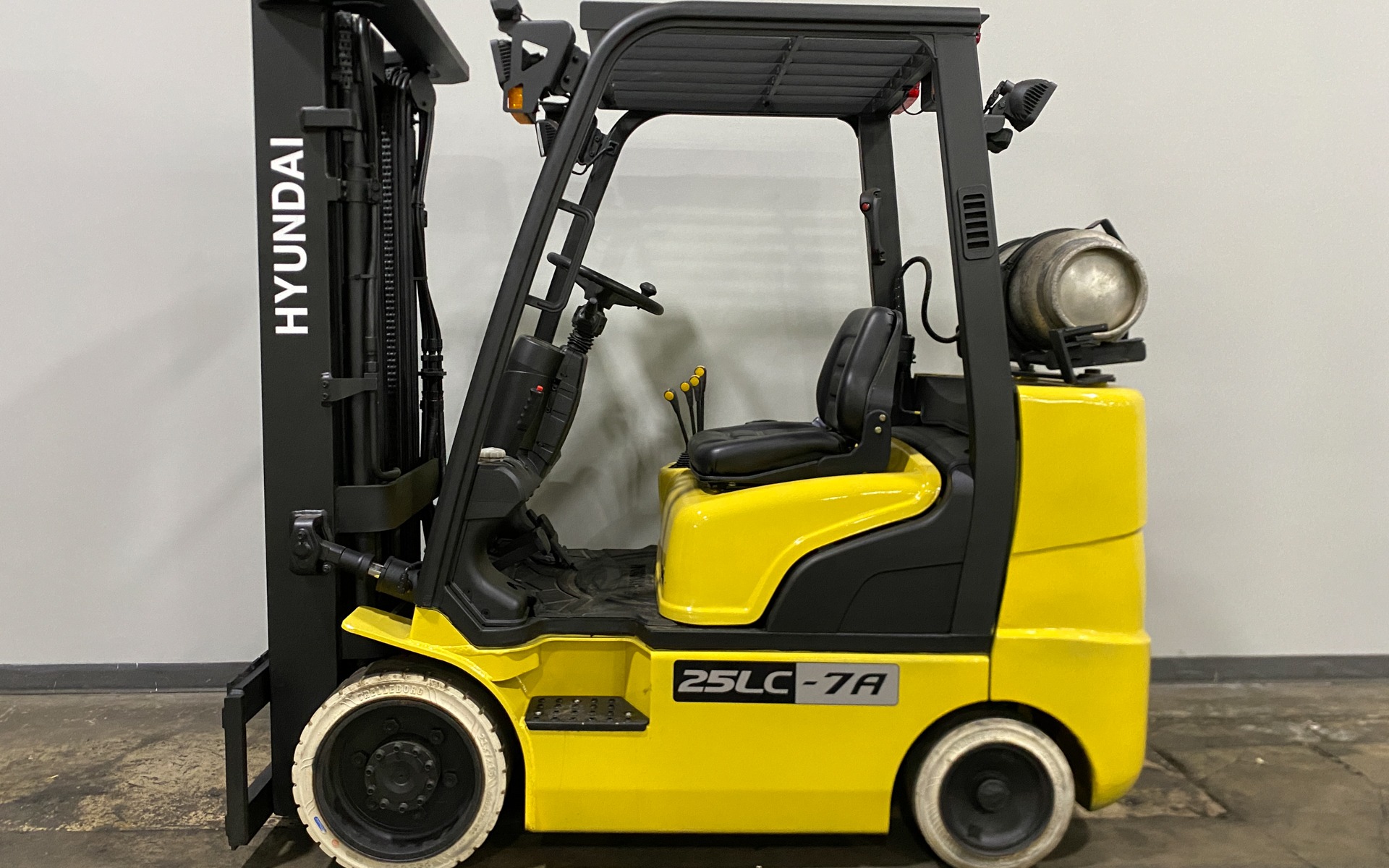 2017 HYUNDAI 25LC-7A