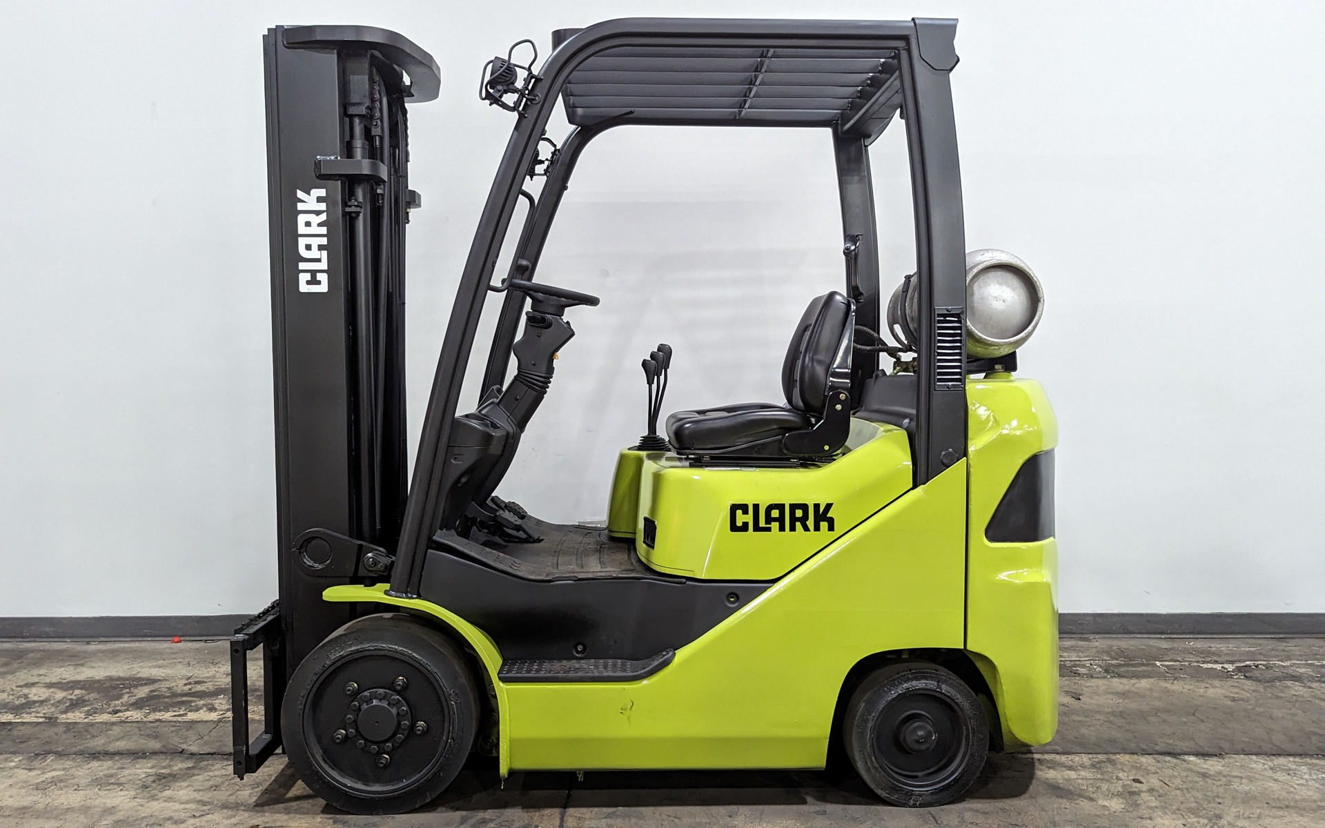 2018 CLARK S25CL