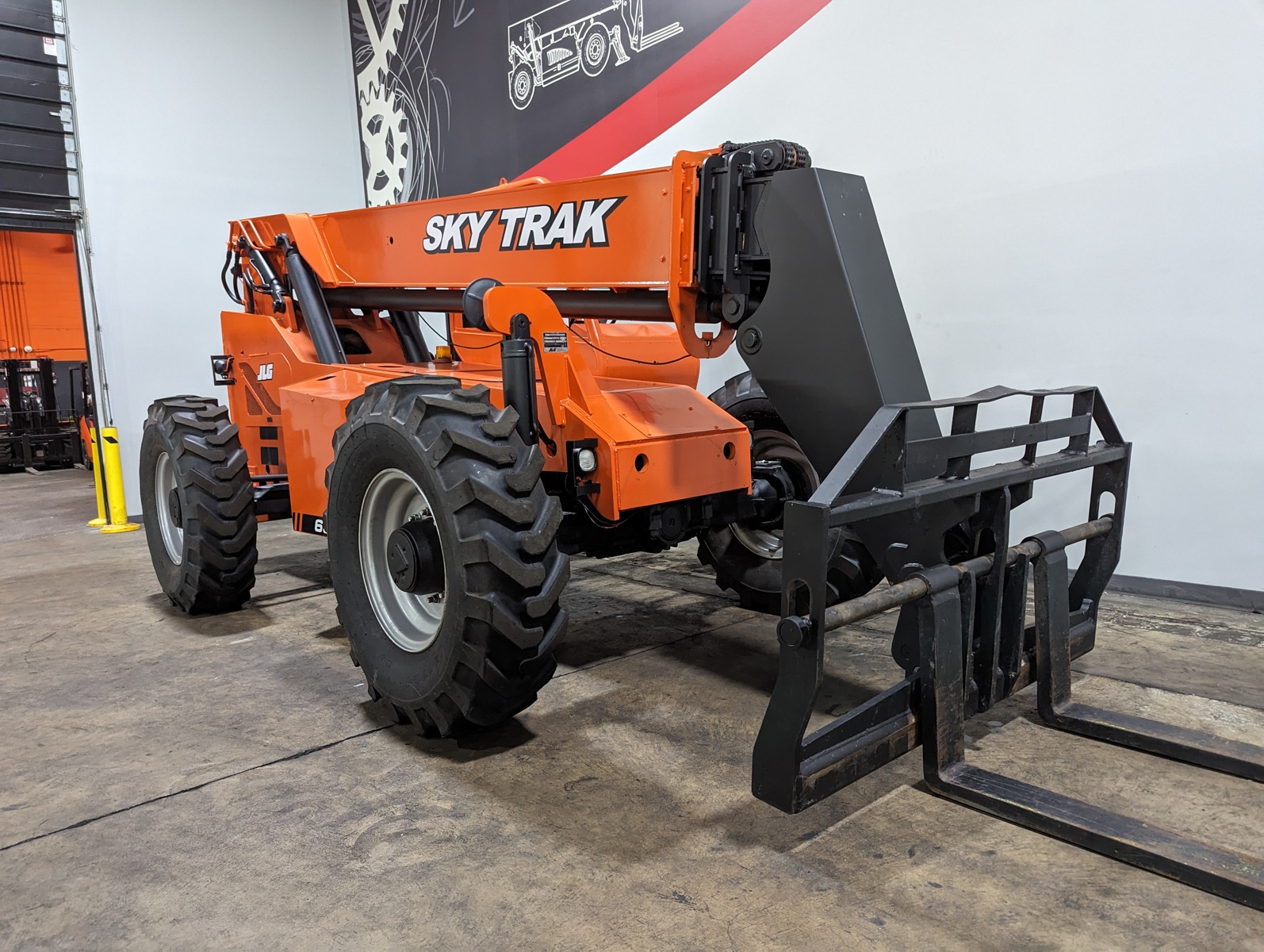 2014 SKYTRAK 6042 - 123Forklift