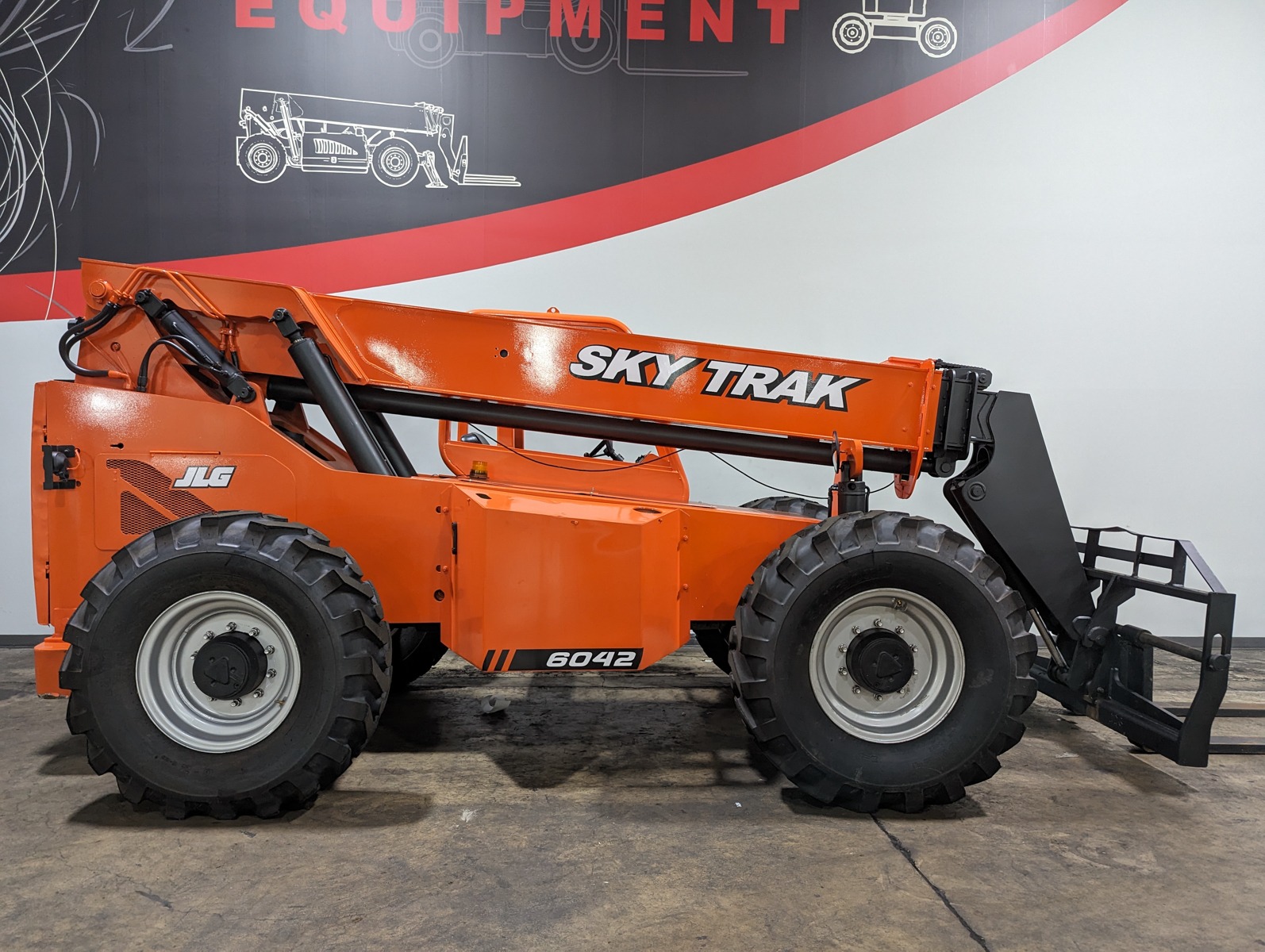 2014 SKYTRAK 6042 - 123Forklift