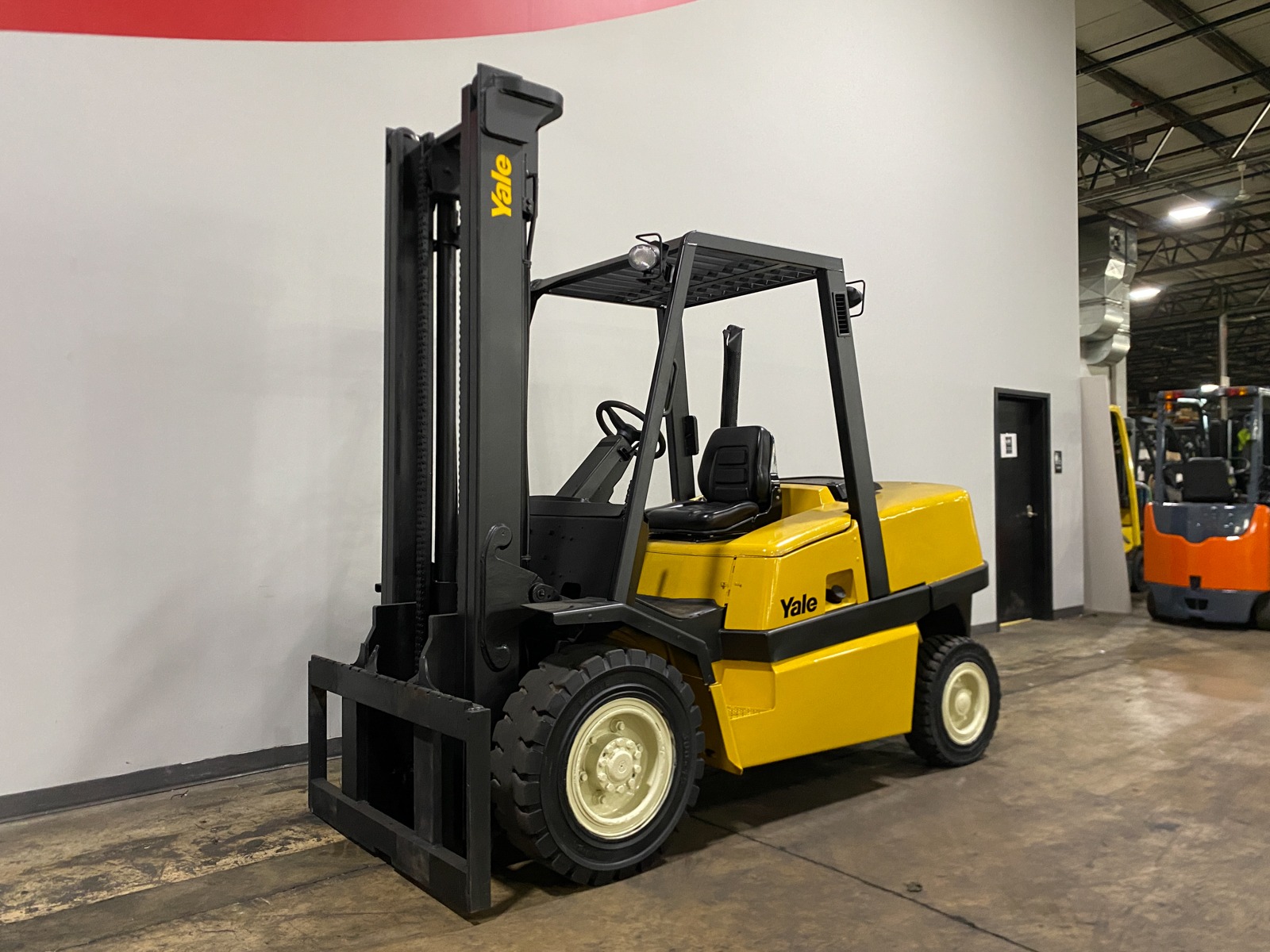 2014 YALE GDP100 - 123Forklift