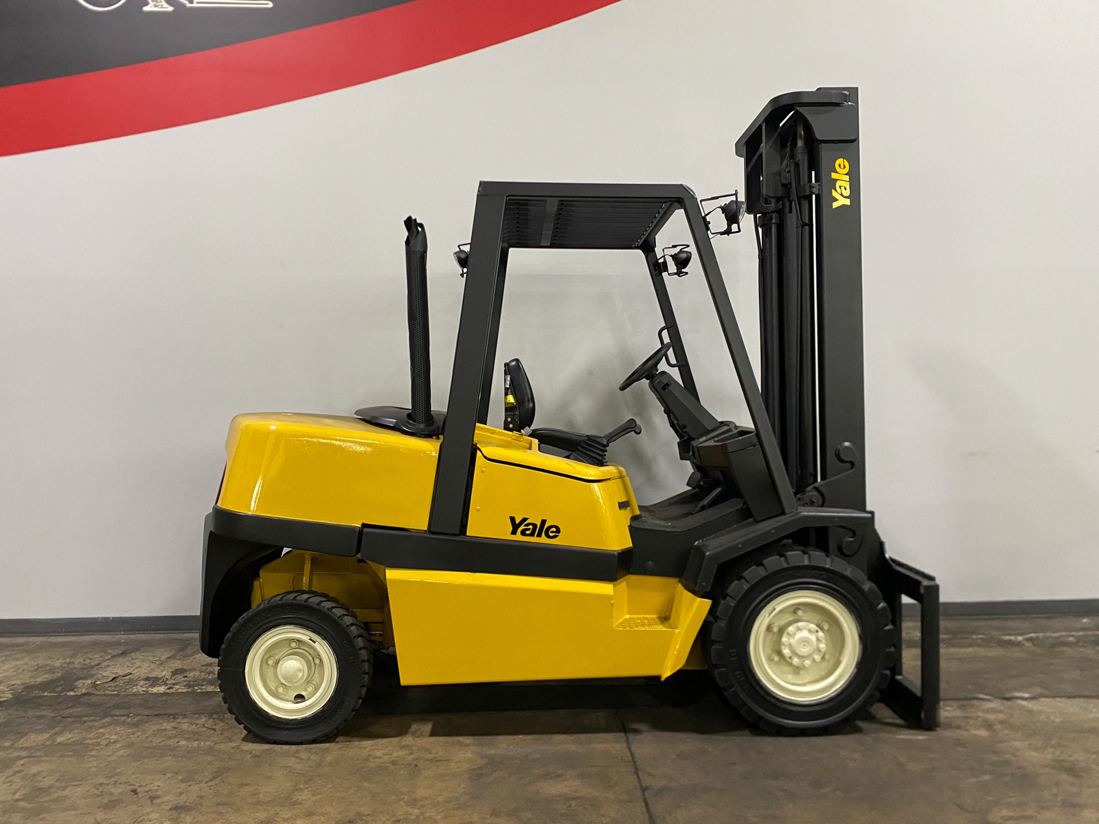 2014 YALE GDP100 - 123Forklift