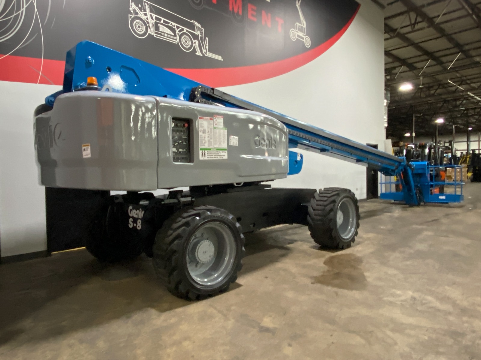 2012 GENIE S85 - 123Forklift