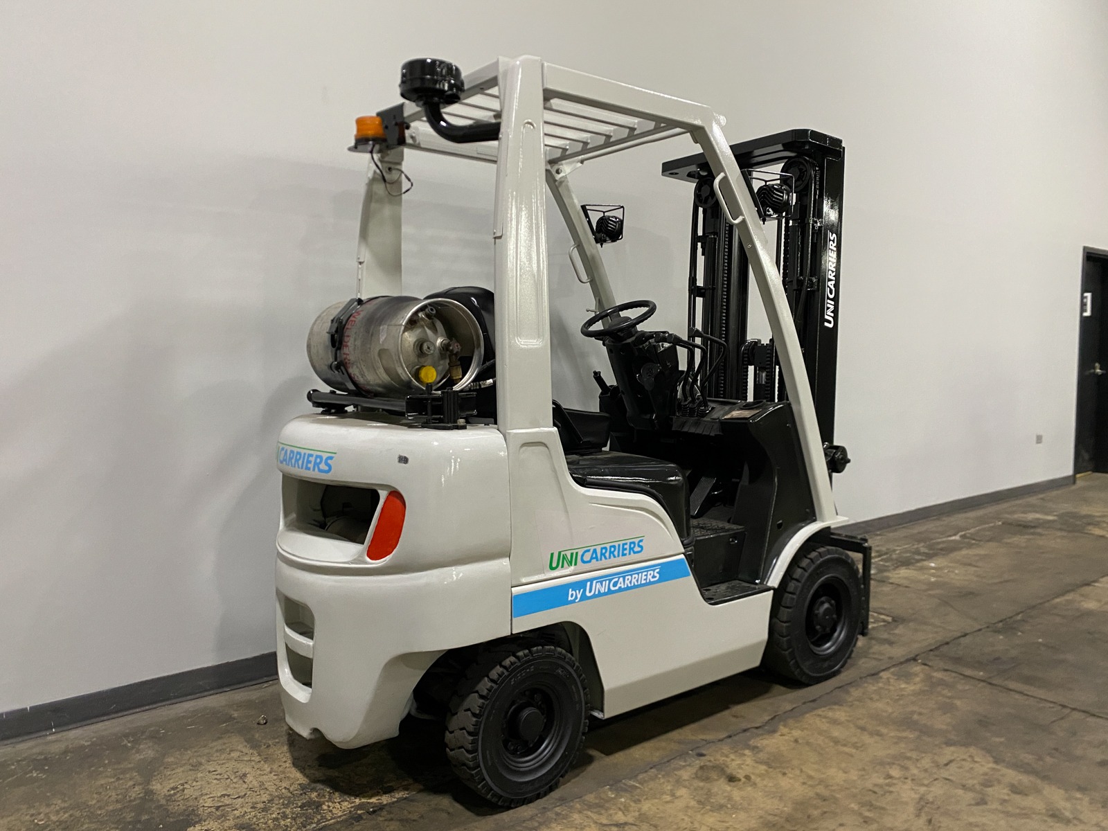 2017 UNICARRIER MP1F1A18LV - 123Forklift