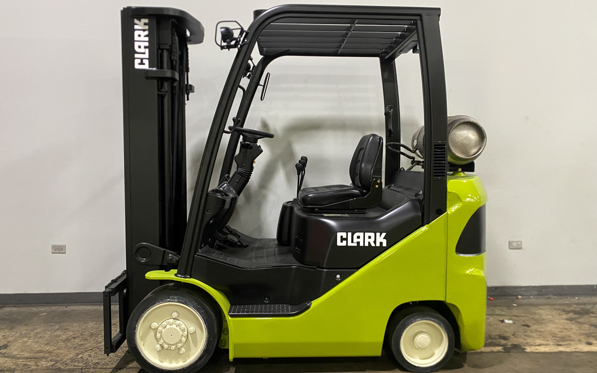 2018 CLARK S25CL