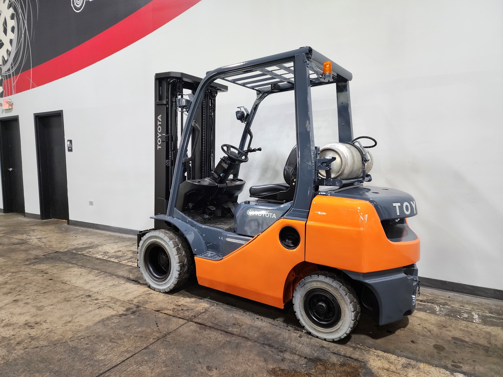 2018 TOYOTA 8FGU25 - 123Forklift