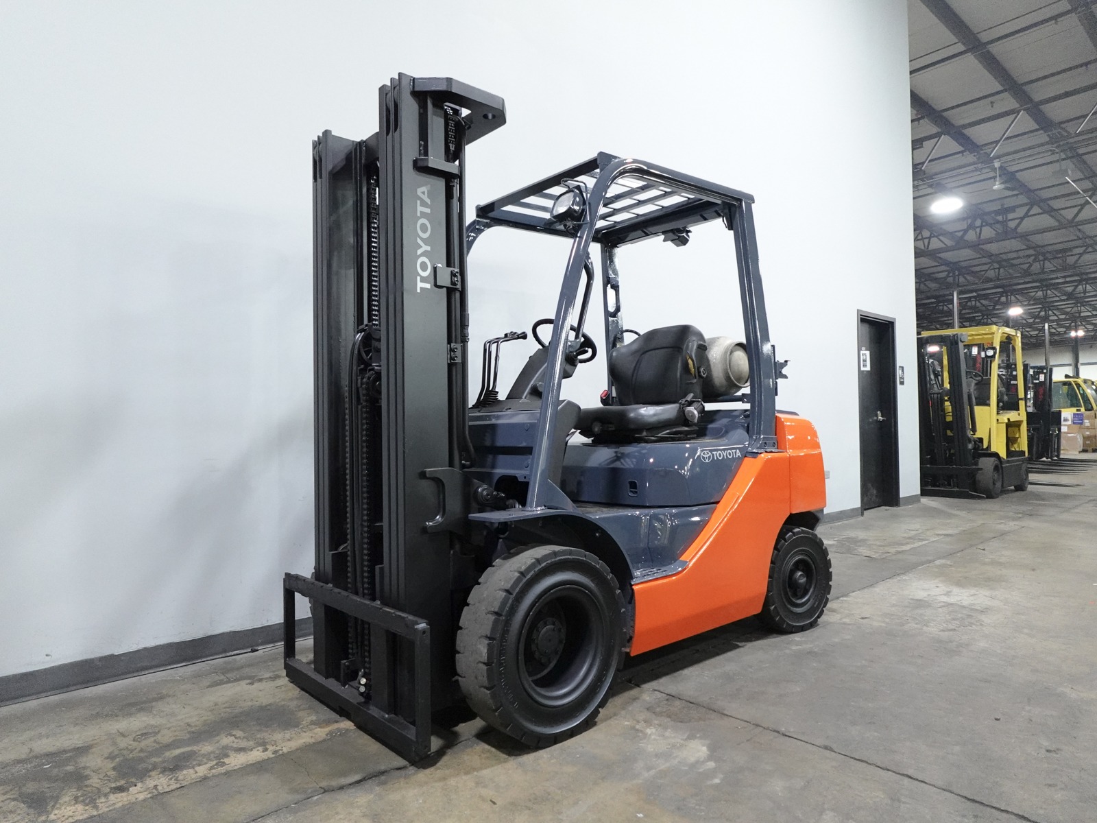 2015 TOYOTA 8FGU25 - 123Forklift