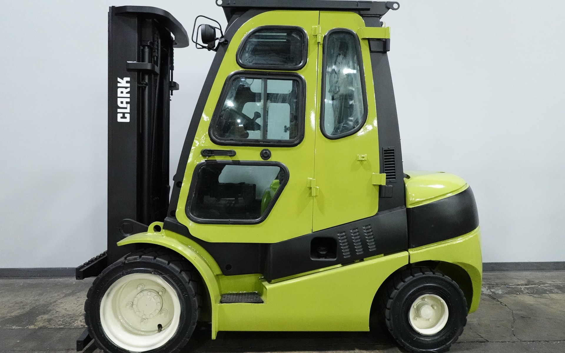 2016 CLARK C30D