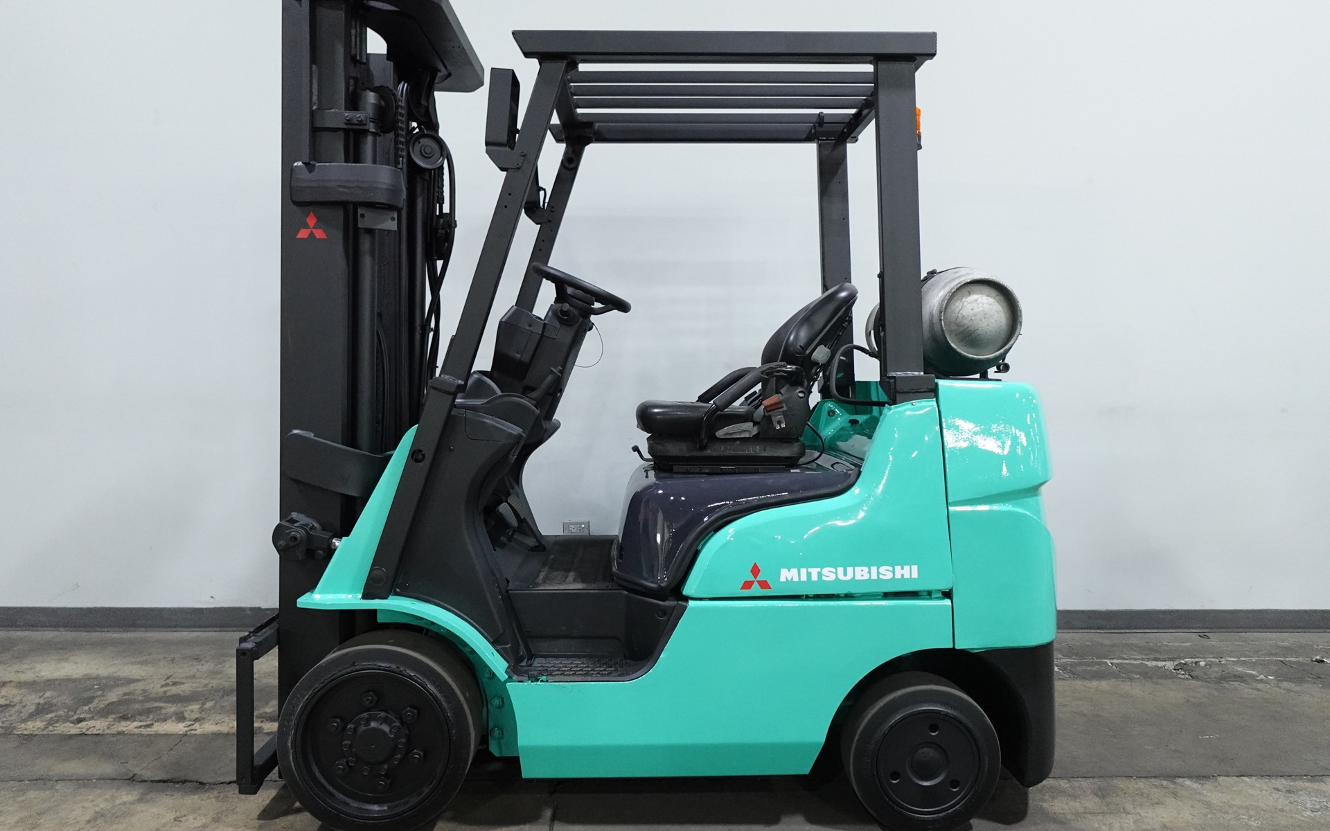 2017 MITSUBISHI FGC25N