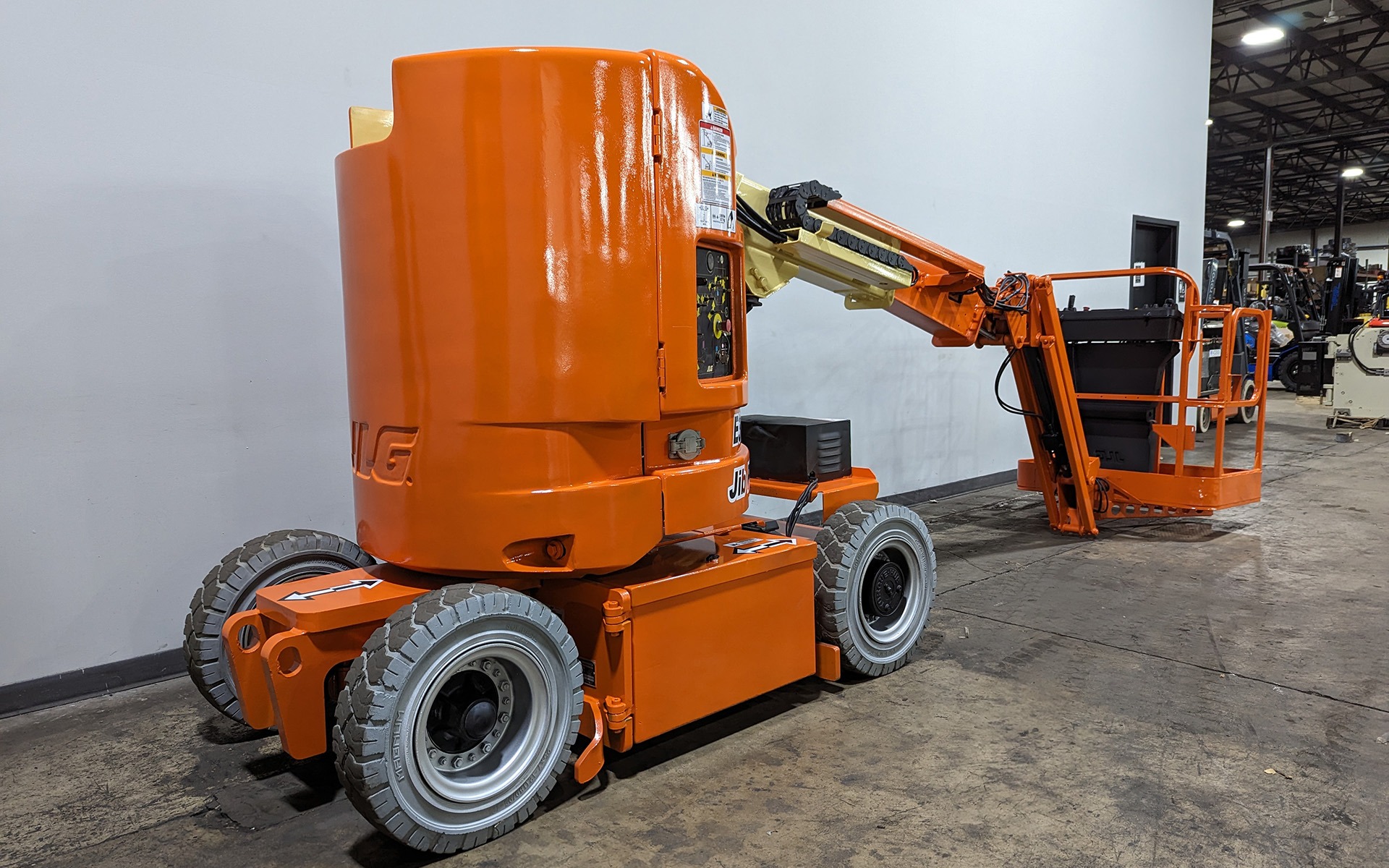 2013 JLG E300AJP - 123Forklift