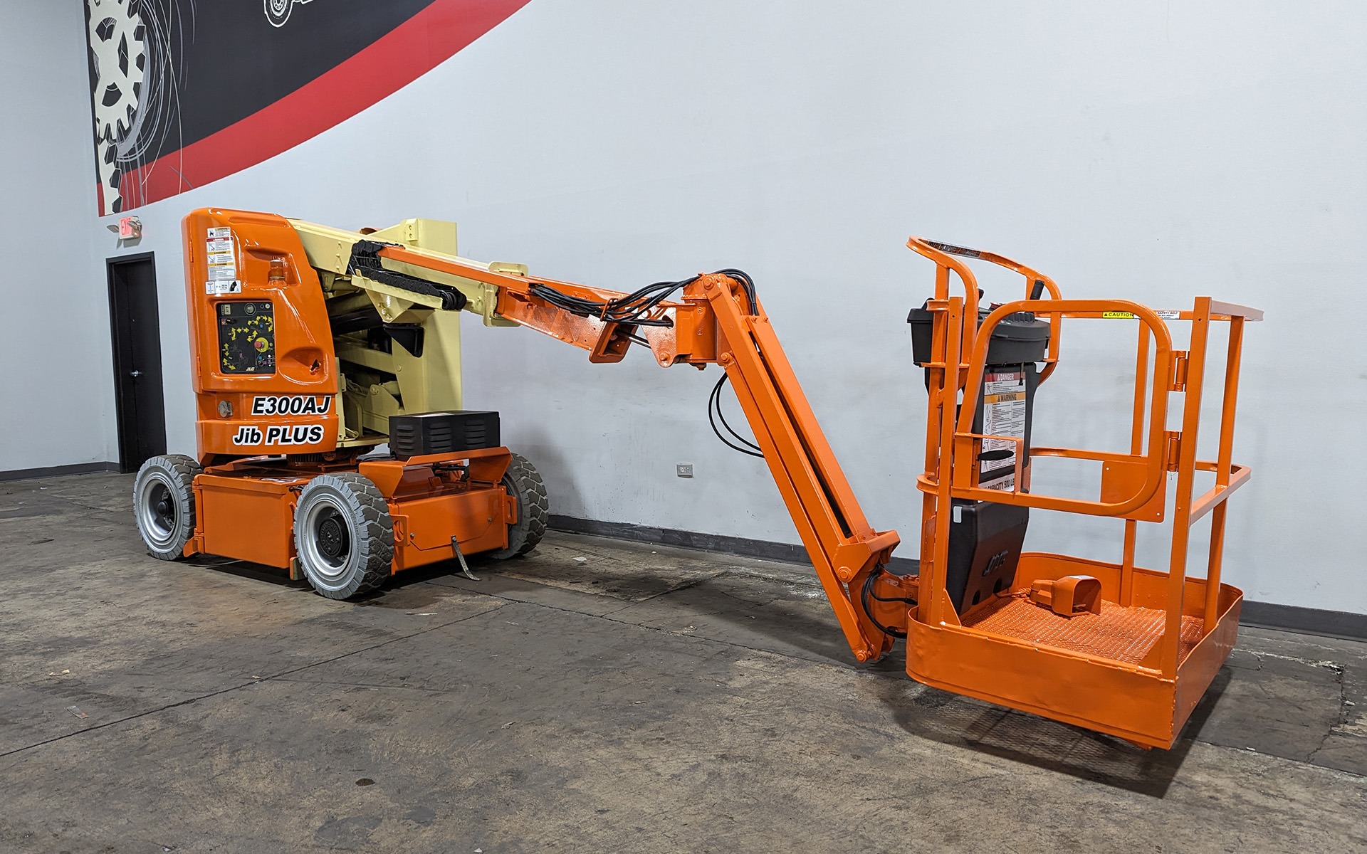 2013 JLG E300AJP - 123Forklift