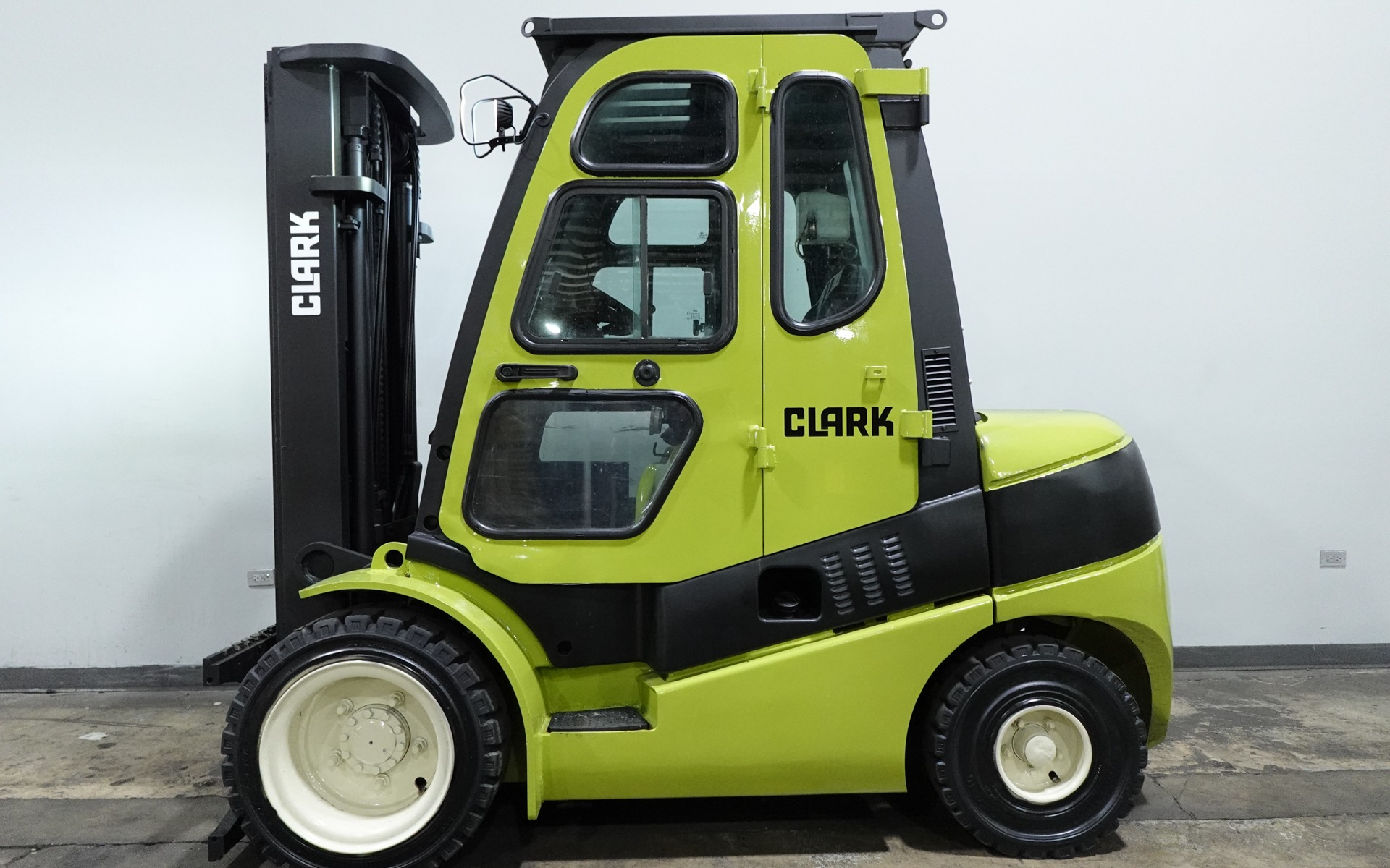 2016 CLARK C30D