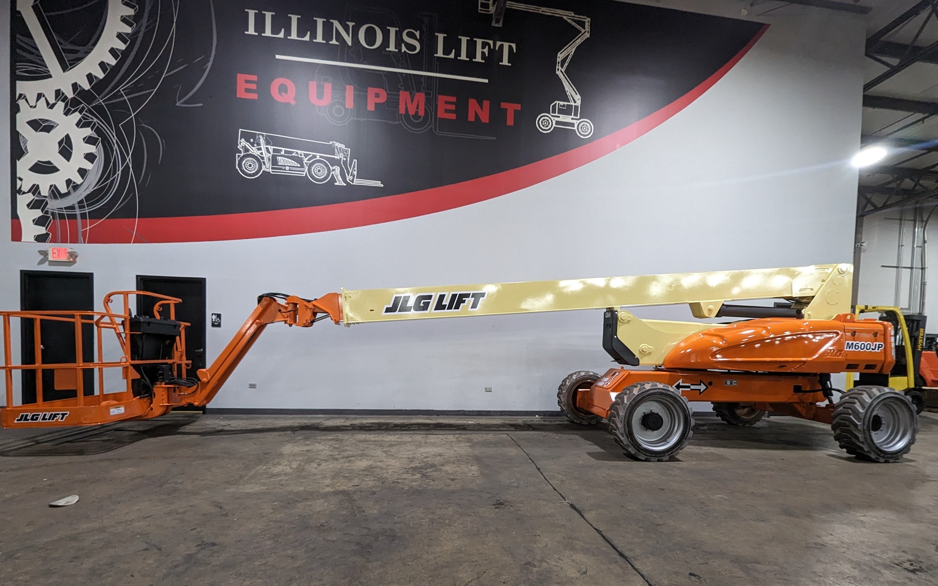 2011 JLG M600JP