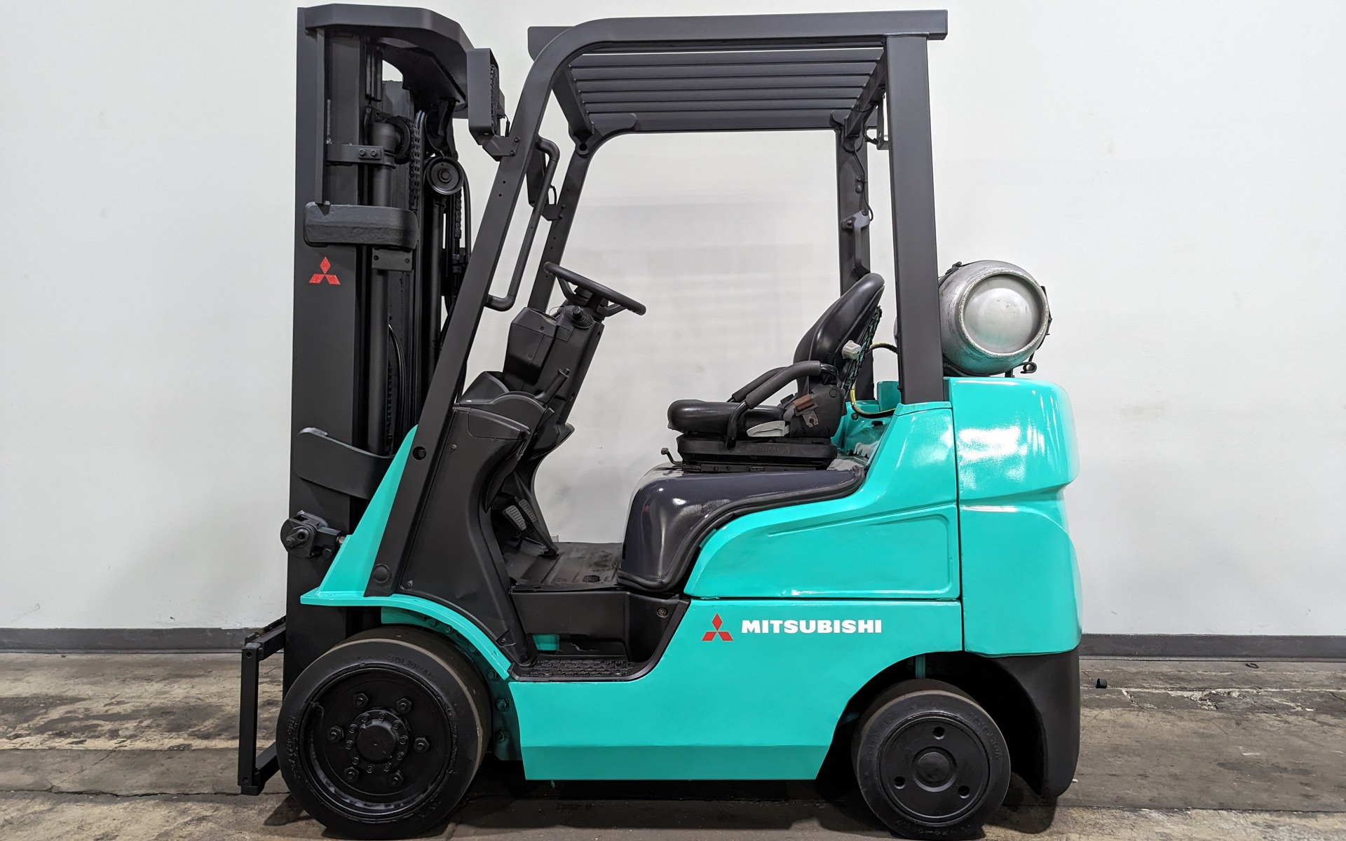 2016 MITSUBISHI FGC25N