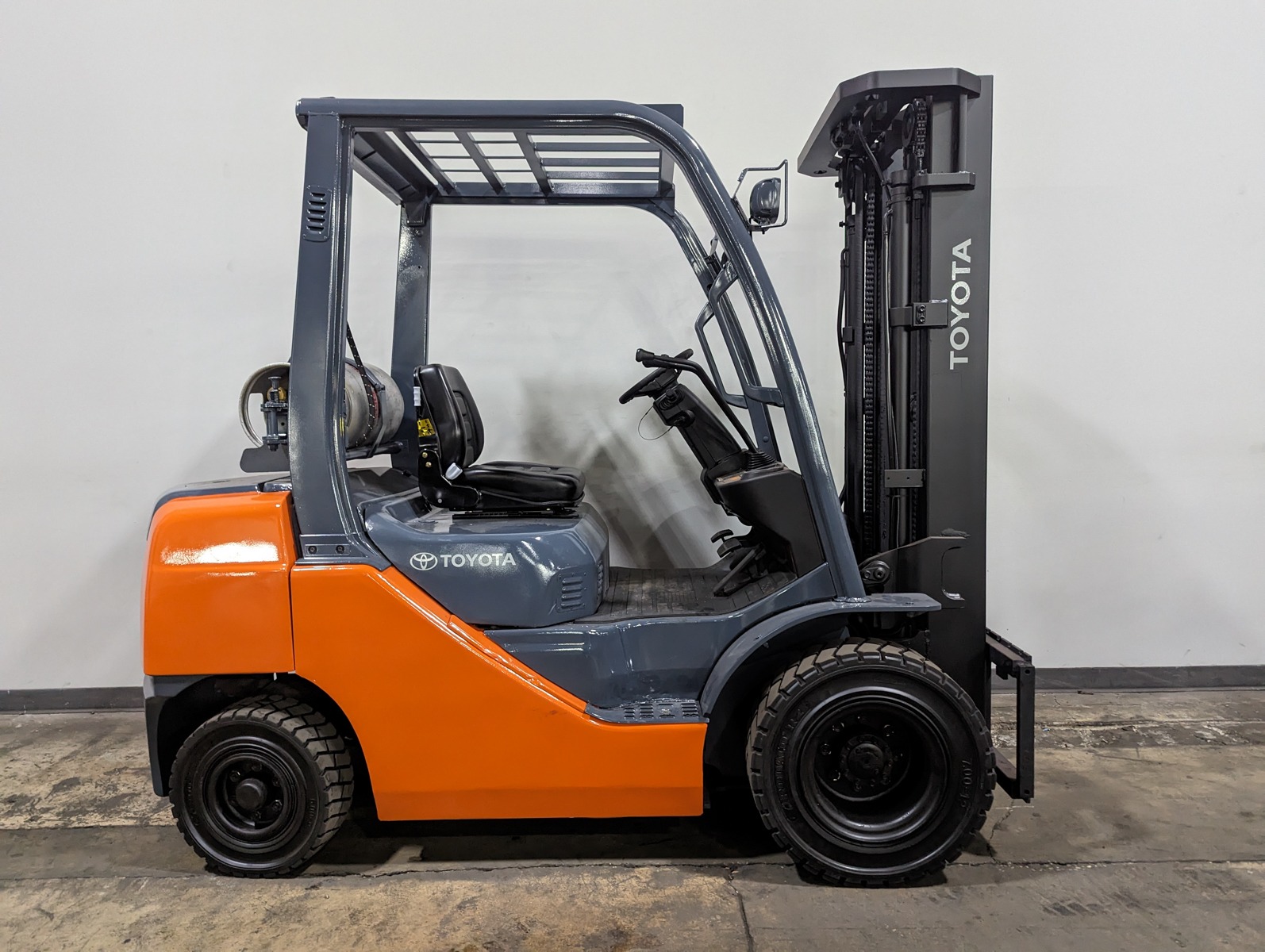 2017 TOYOTA 8FGU25 - 123Forklift